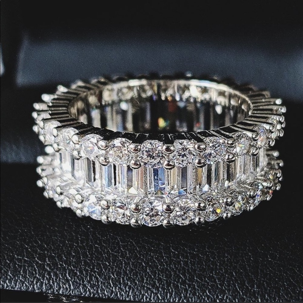 NEW💍18K Gold Baguette Round Diamond Ring - Picture 3 of 6